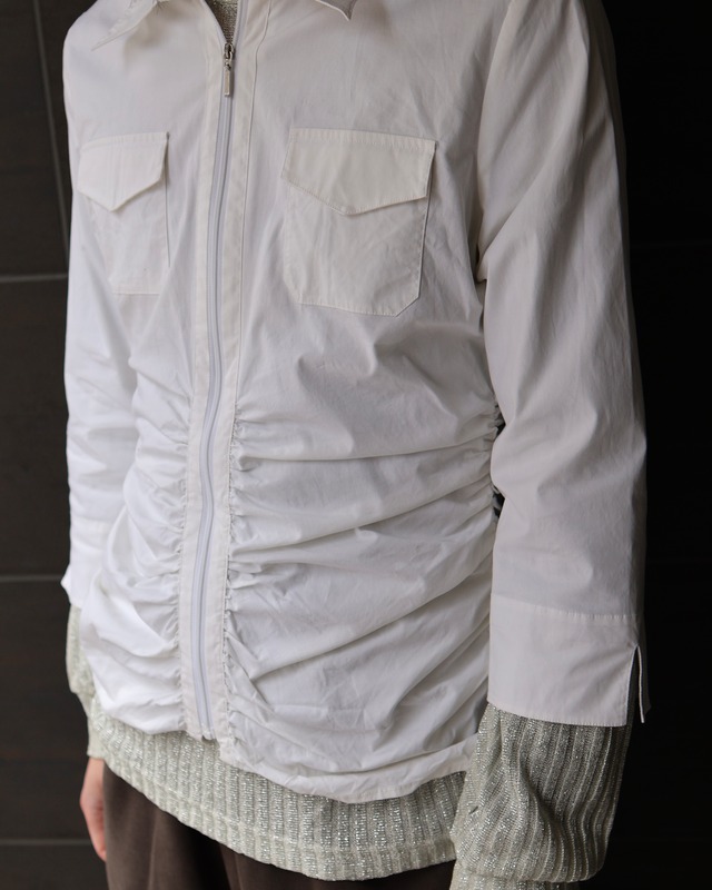 Gathered design zip shirt