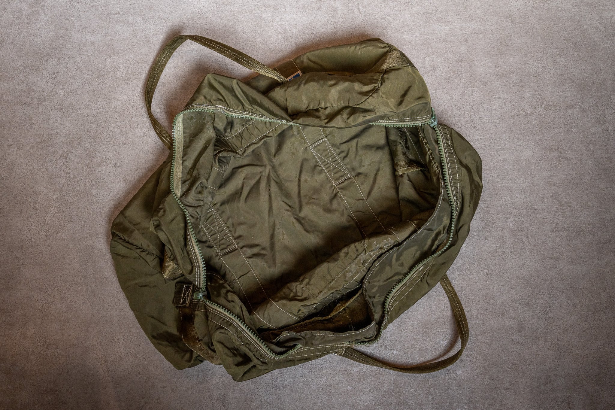 フランス軍パラトルーパー パラシュートバッグ 80s フランス軍パラトルーパー パラシュートバッグ 80s