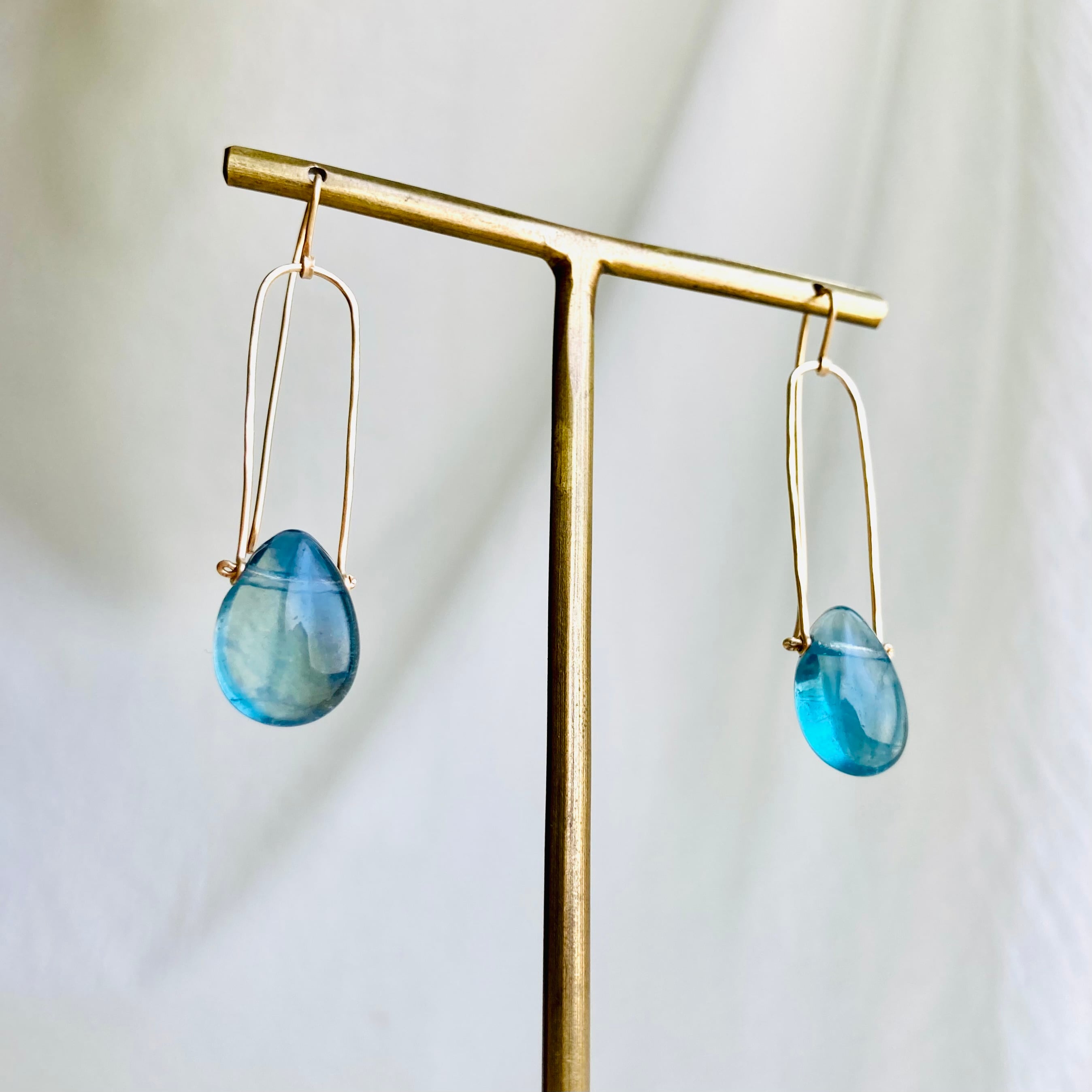 Blue drops ブルーフローライト K14gfフックピアス | simon