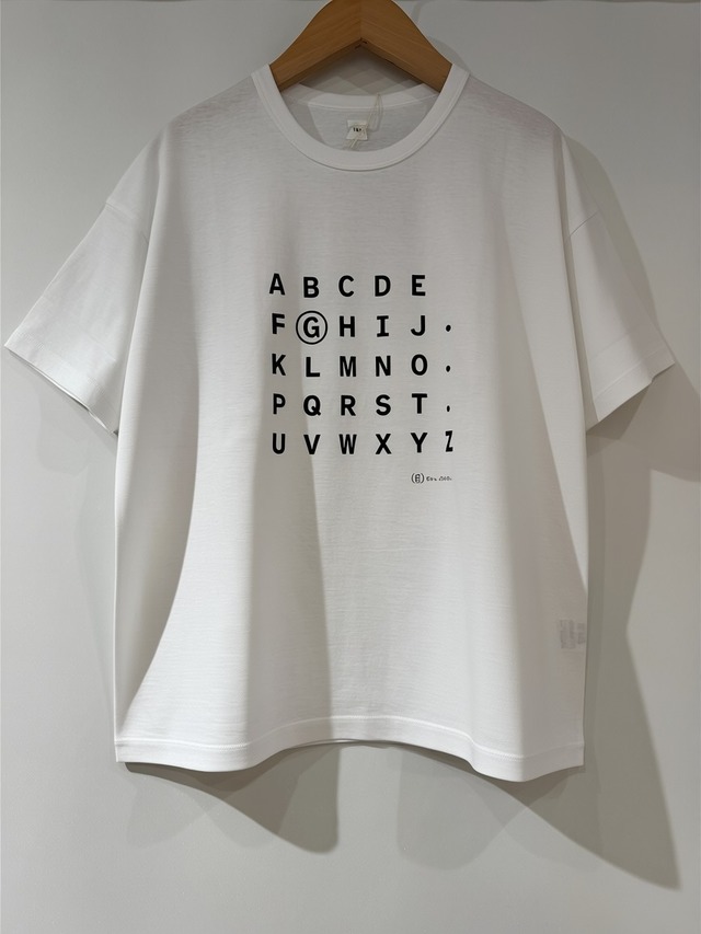 （g)グラム/天竺プリントTee  ALPHABET アルファベット　ホワイト