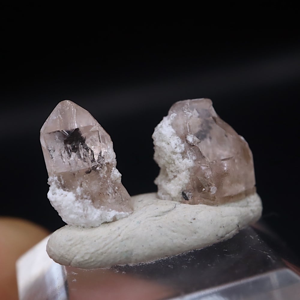 2結晶・超レア！ピンクトパーズ 計0.7g 原石 TZ466 鉱物