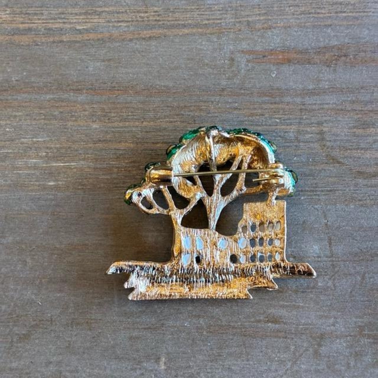 TOPANGA Jewelry　Bijou art brooch Colosseum　ビジューアートブローチ　コロッセオ　イタリア　プレゼント　プチギフト　ジャケット　帽子　バッグ　ニット