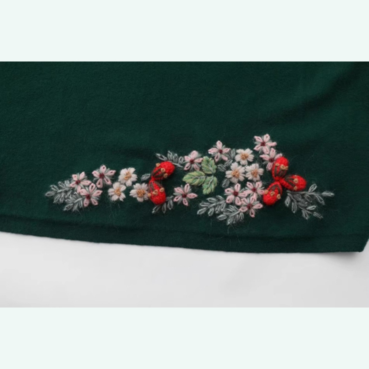 深翠に咲く花の詩ウール刺繍スカート 《Y0353》