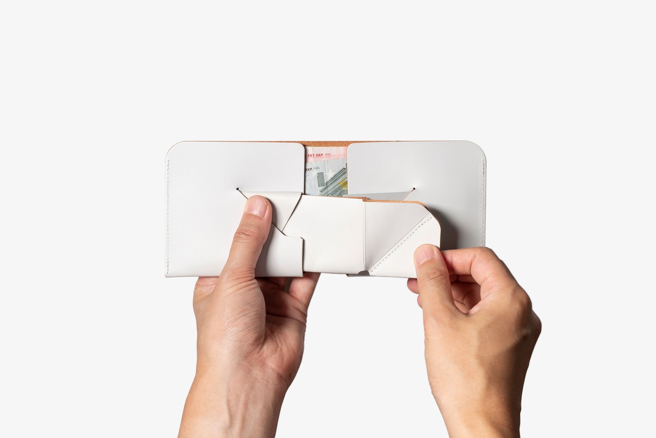 コインケースが取り外せる財布　BI-FOLD WALLET & [FLIP] / LEMON