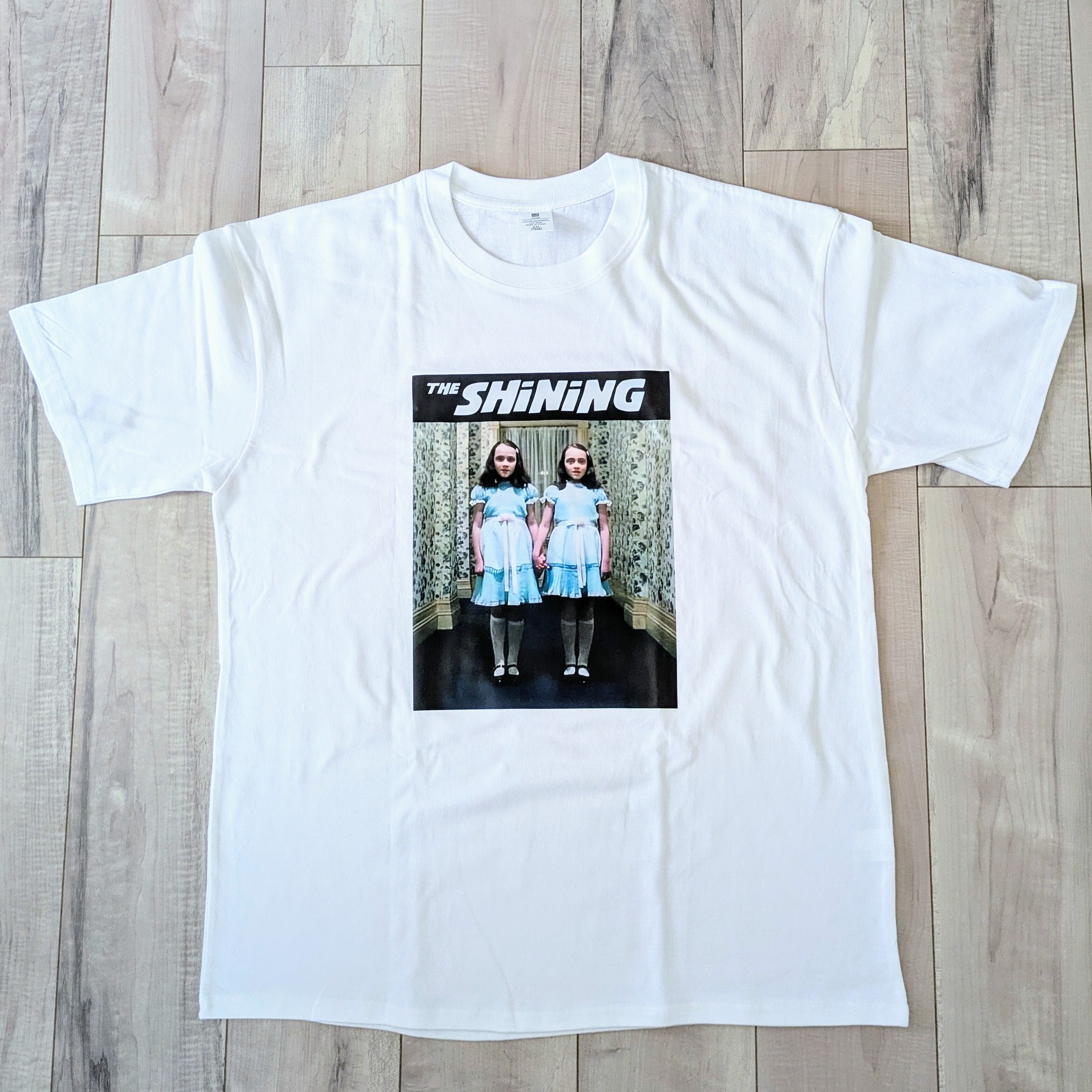 【 The Shining ( シャイニング ) 】『 グレイディ・ツインズ 』 Tシャツ / リサ・バーンズとルイーズ・バーンズ〚アメリカン雑貨 アメトイ〛