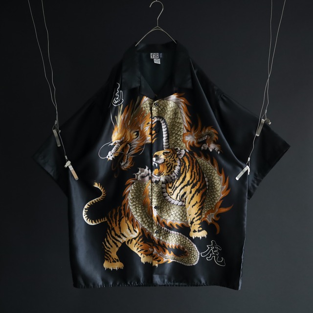 over silhouette " 龍 × 虎 " art design open-collar shirt