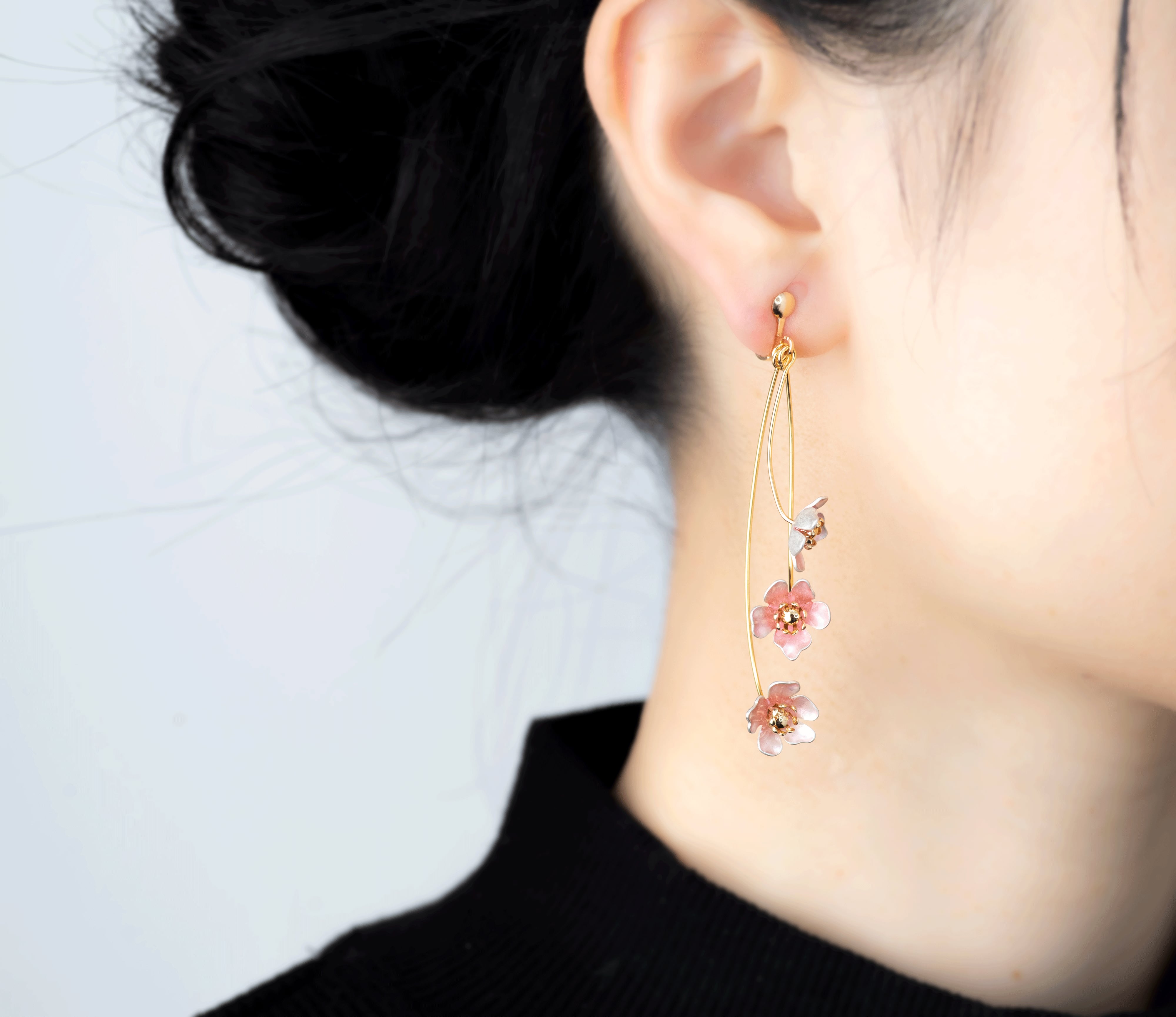【訳あり】K18WG ピアス　透明石　お花　さくら　揺れる akanebeauty_aa1170.jpg