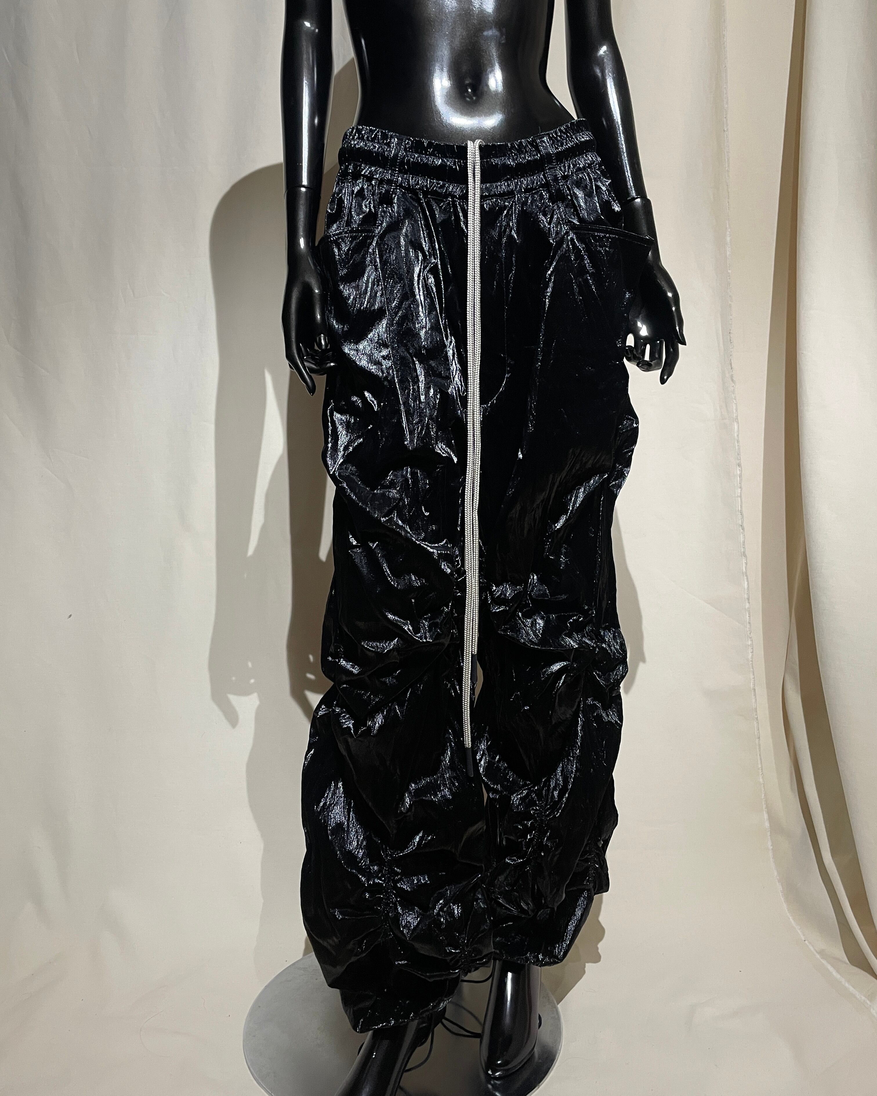 Yohji Yamamoto - Habit-à-la-Française Yohji Yamamoto +Noir - Habit-à-la-Française Inspired Back Zip