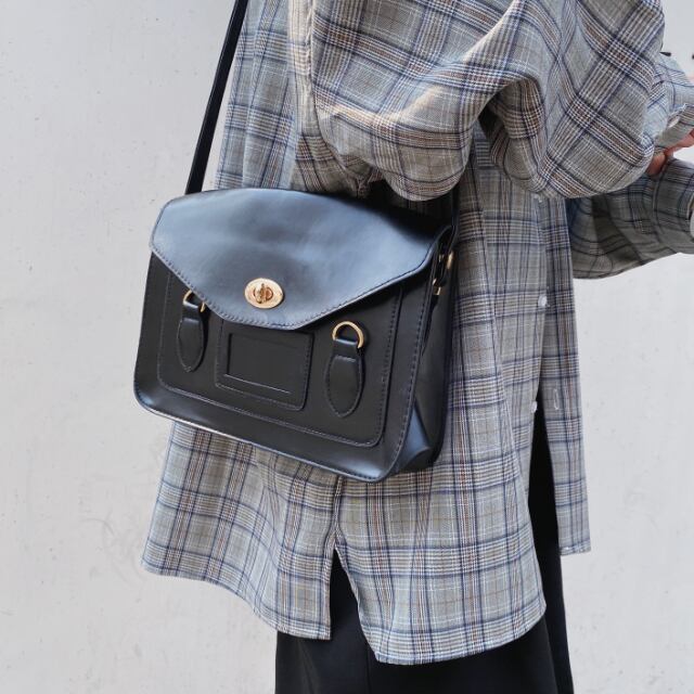 【予約販売】ショルダーバッグ シンプル メンズ クラシカル ミニバッグ ブラック 斜め掛け メッセンジャー 黒 シック こなれ感 お洒落 韓国 トレンド