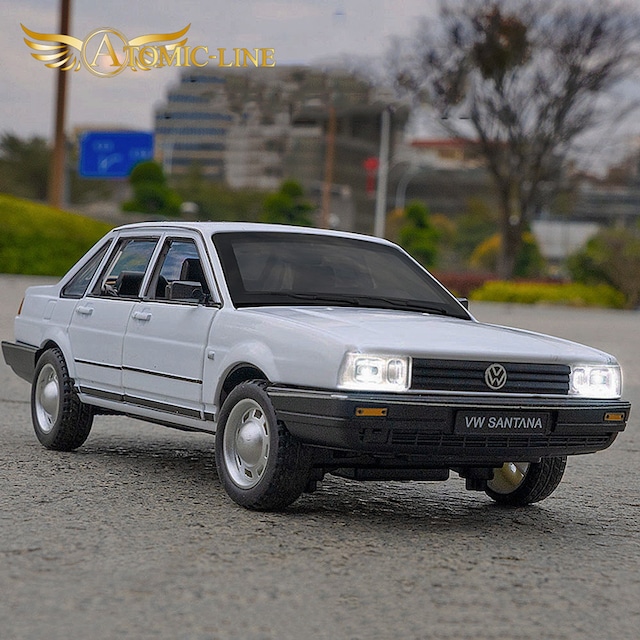 フォルクスワーゲン SANTANA サンタナ 1/24 ミニカー 全3色 ライト点灯 合金モデル 模型 ジオラマ