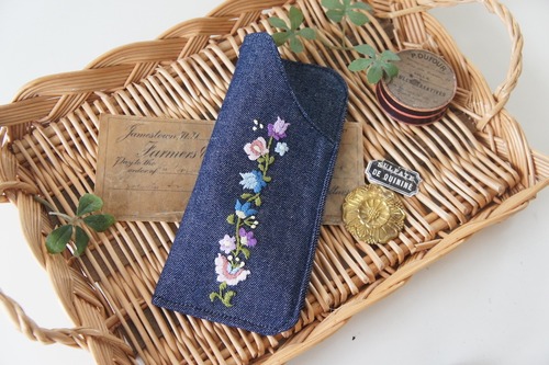 刺繍のメガネケース（デニム・ナチュラル）