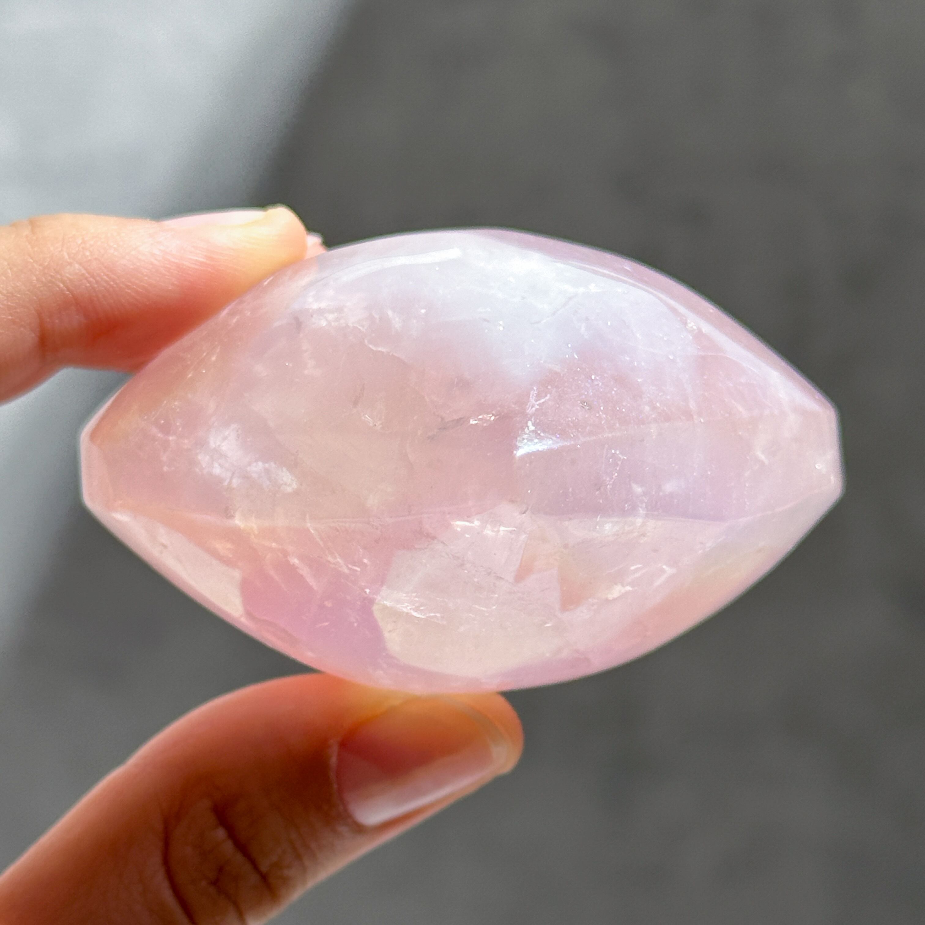 エンジェルオーラのローズクォーツ　大きめぷっくりハート6㎝以上　オーラ加工 ぷっくり♡Bigエンジェルオーラローズクォーツ ハート13♡ Angel Aura