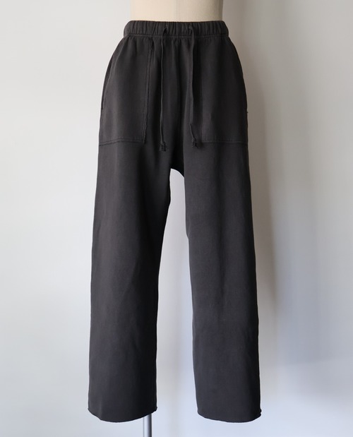 INNAT “ SWEAT PANTS  ( Sumikuro )”