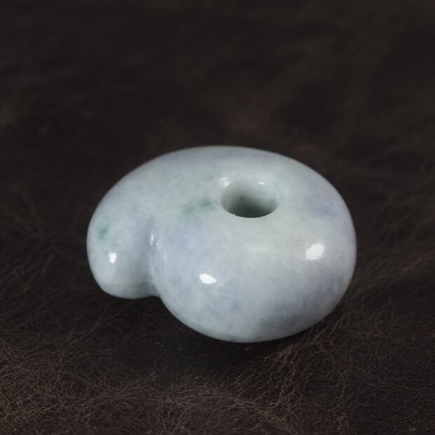 糸魚川翡翠 ラベンダー ヒスイ まる勾玉 14.8g Itoigawa Lavender