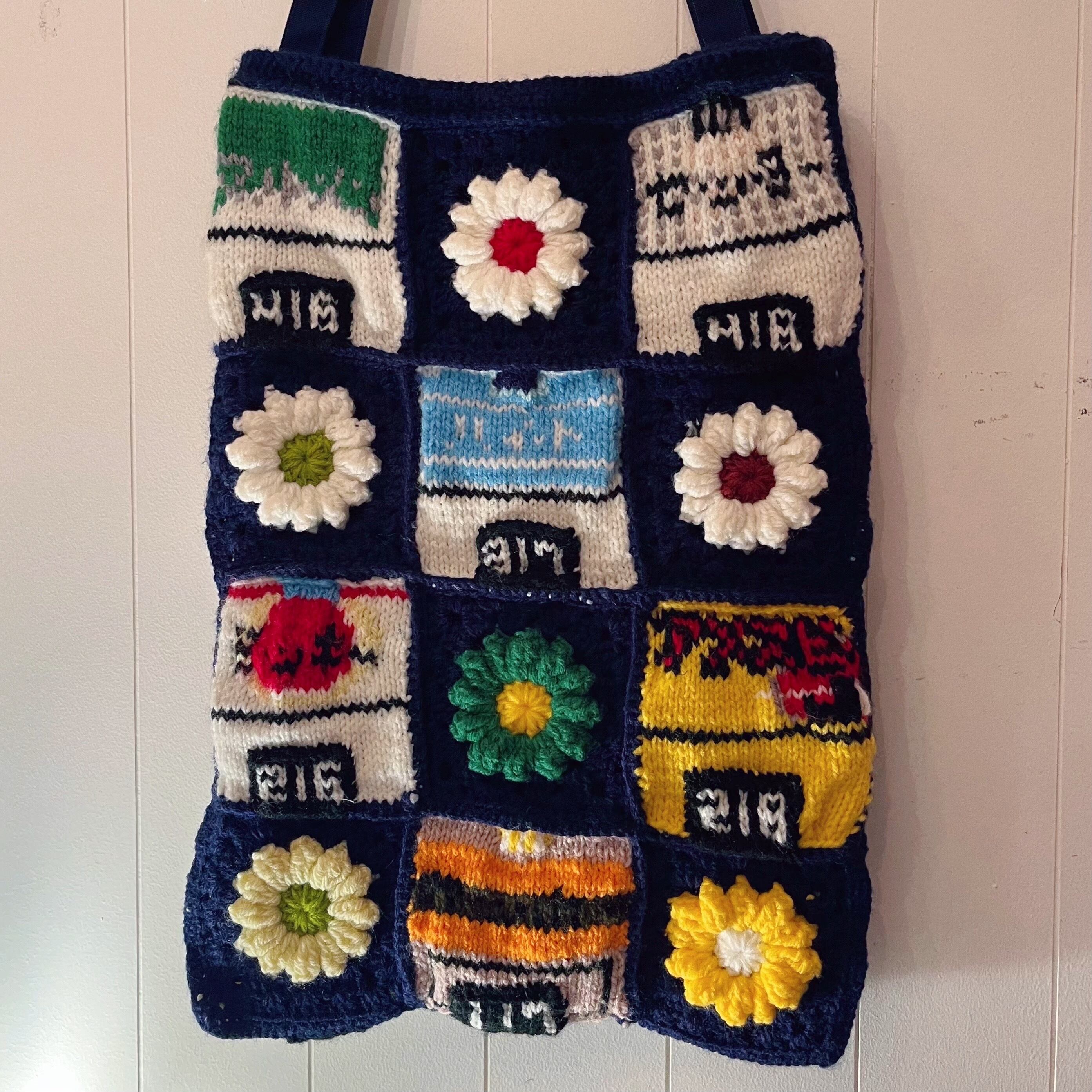 original / cigarette display rack knit tote bag