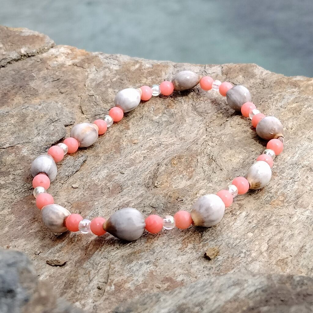 11256天然珊瑚ピンクビーズブレスレット サイズ約10mm 自然のむらあり