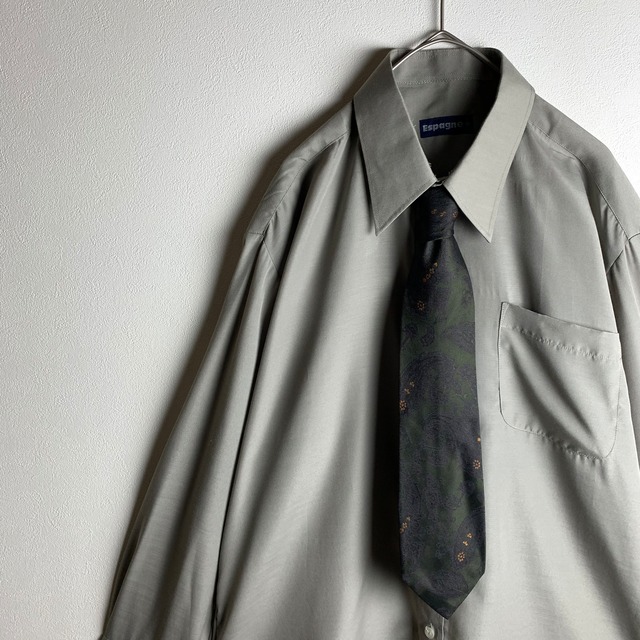 ~"necktie shirt" paisley pattern~