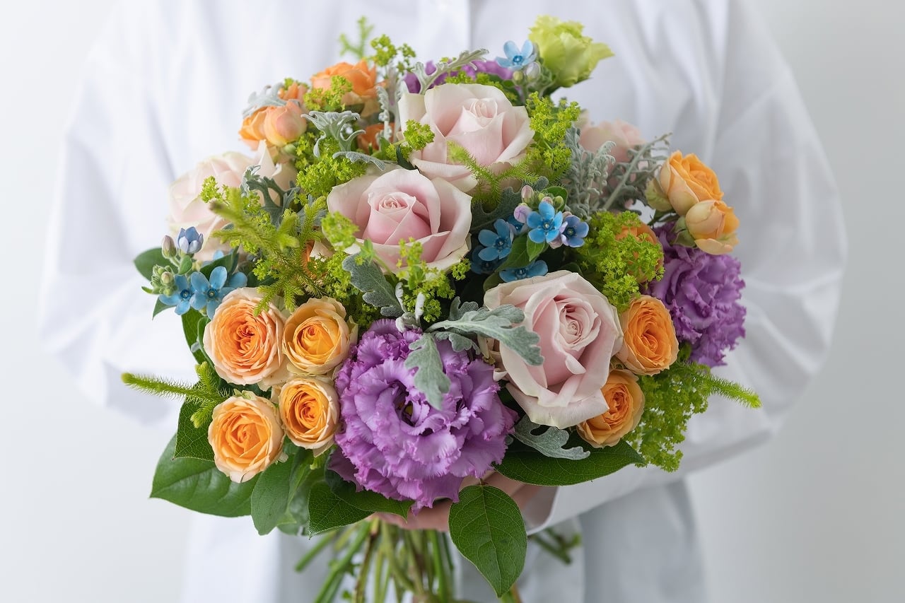 フローリストが作る季節のおまかせブーケ/パステルミックス/M