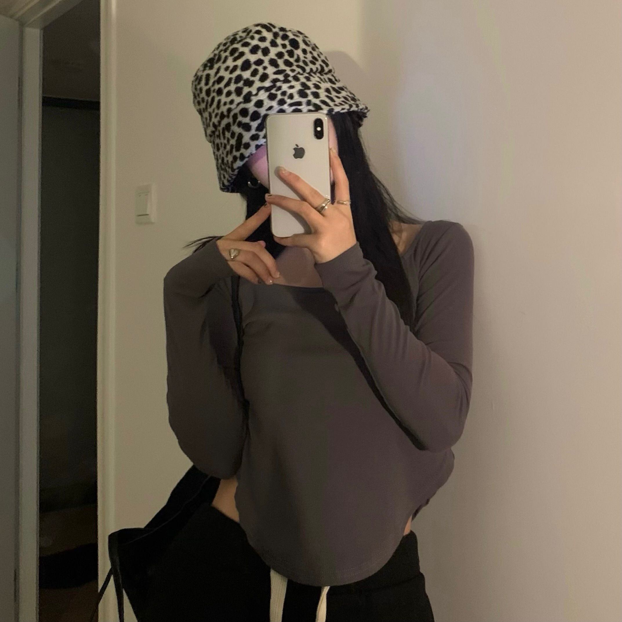 グレーカジュアルTシャツ オータムスリムフィット薄手トップス ロング ストリート 秋物 スクウェア モンロー2033348858