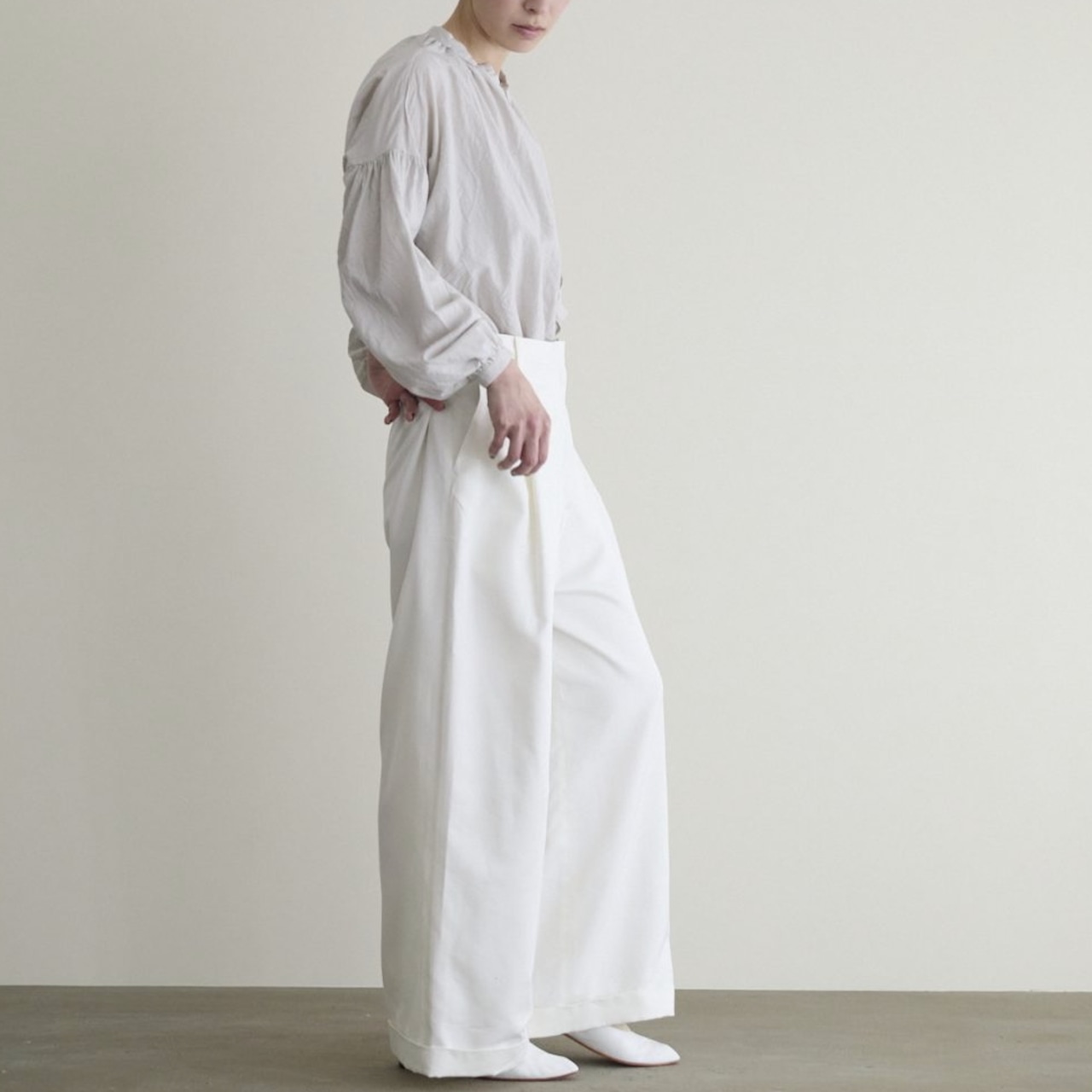 humoresque(ユーモレスク)gather blouse wool/silk ウールシルク  ギャザーブラウス(ライトグレー)