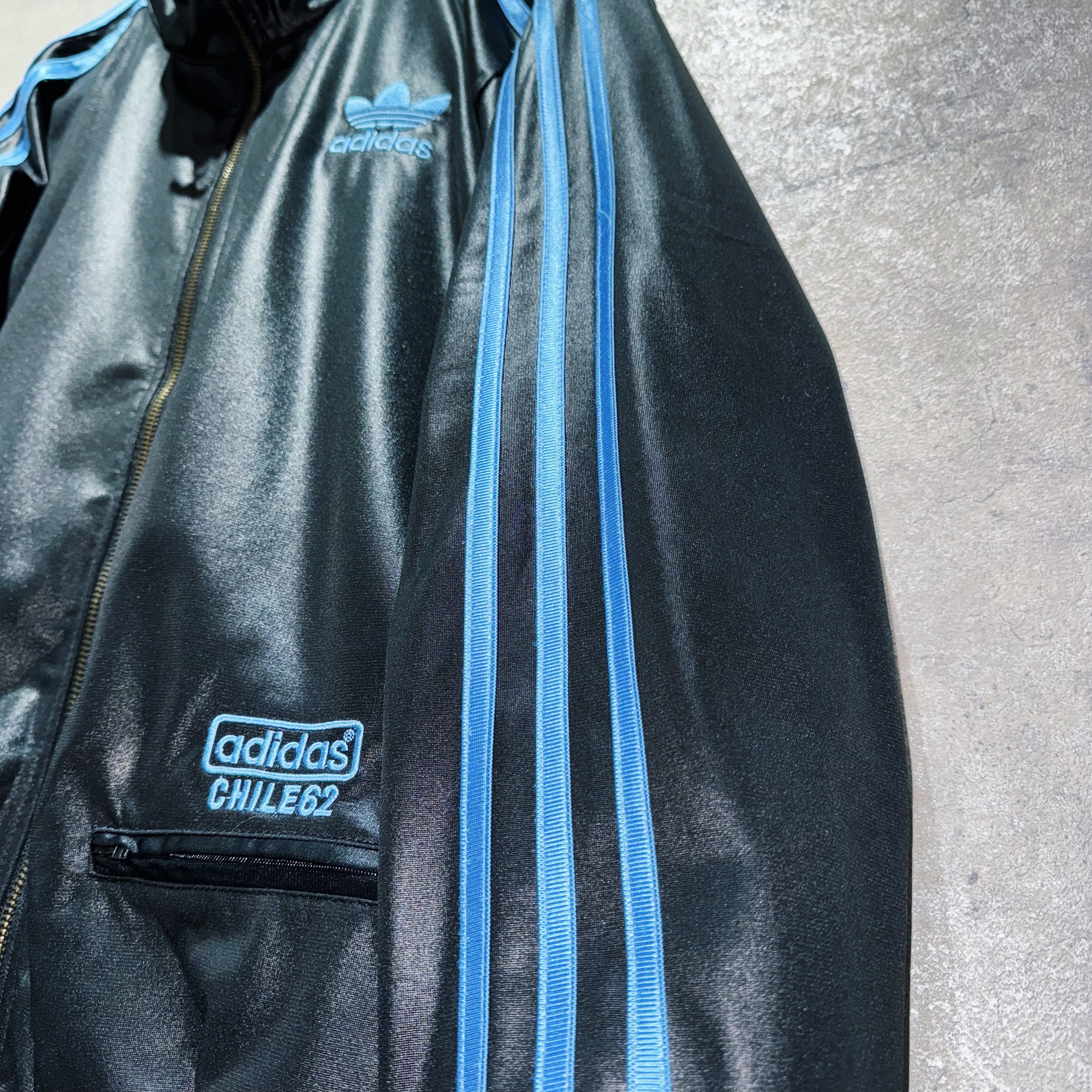 ADIDAS Originals CHILE62”Trefoil design switching color track