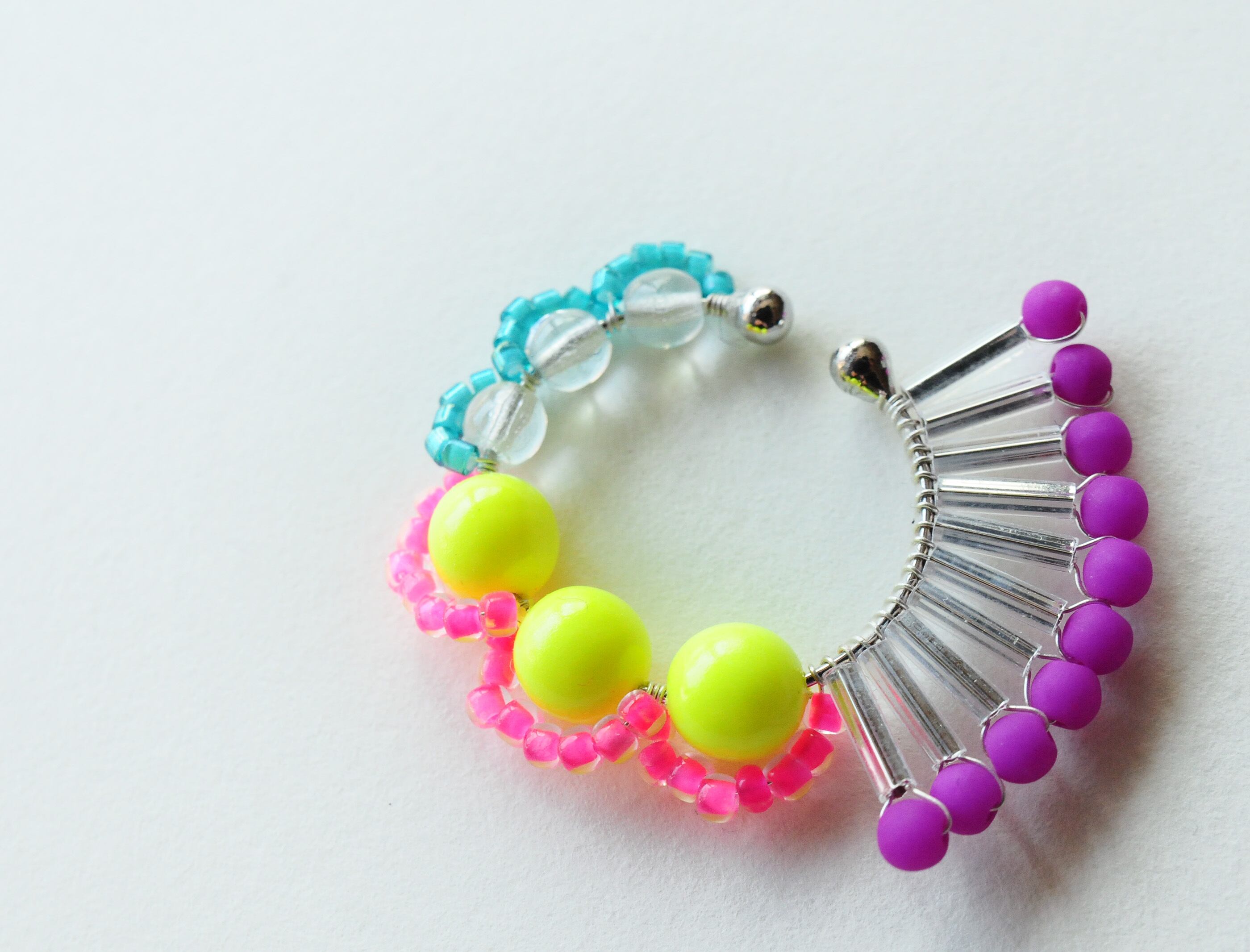 ＜Rollo～イロヅクビジュー～＞イヤーカフ『 ハミングバード/hummingbird 』<NEON/YELLOW(26)>