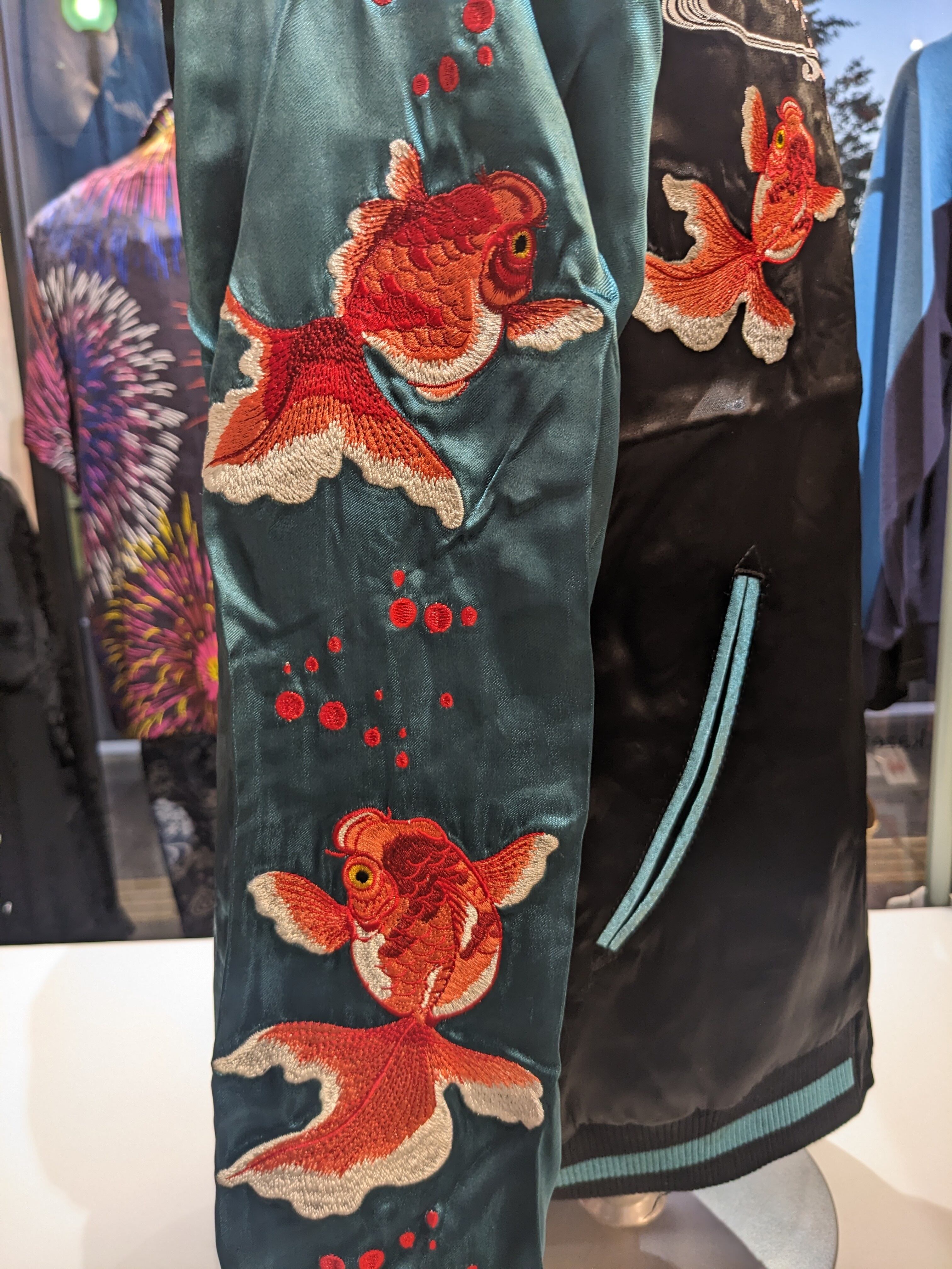 桜金魚 ＆ 梅とウグイス 刺繍 リバ－シブルスカジャン JSKJ-518