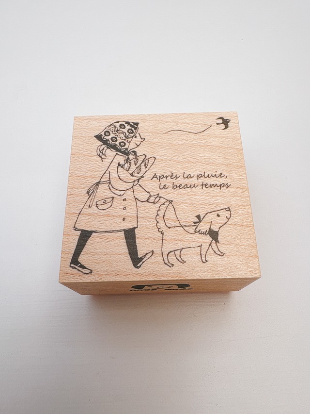 BOUS おつかい女の子とダックス。