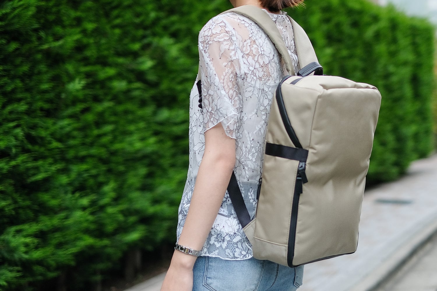 旧型】2階建てだから取り出しやすい、しまいやすい「FLOORPACK 旧型】2階建てだから取り出しやすい、しまいやすい「FLOORPACK