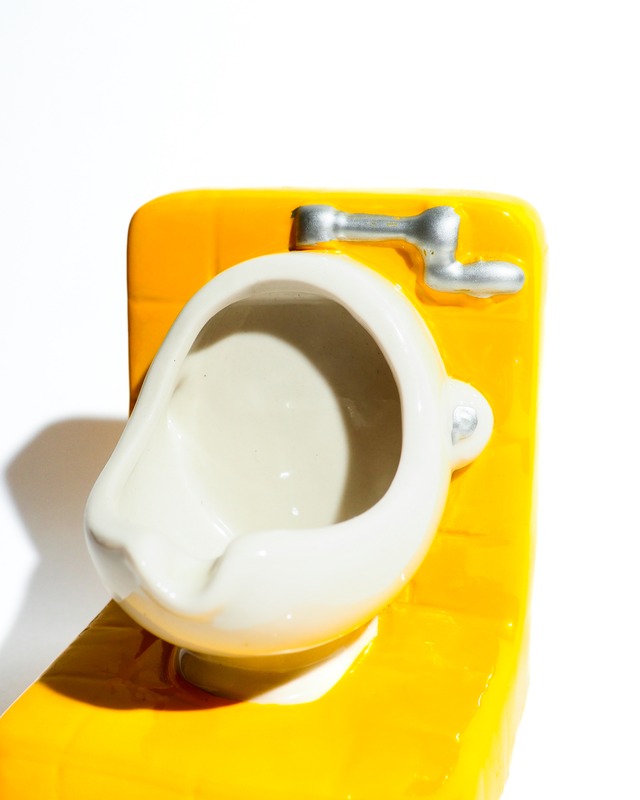 Ceramic toilet-shaped ashtray