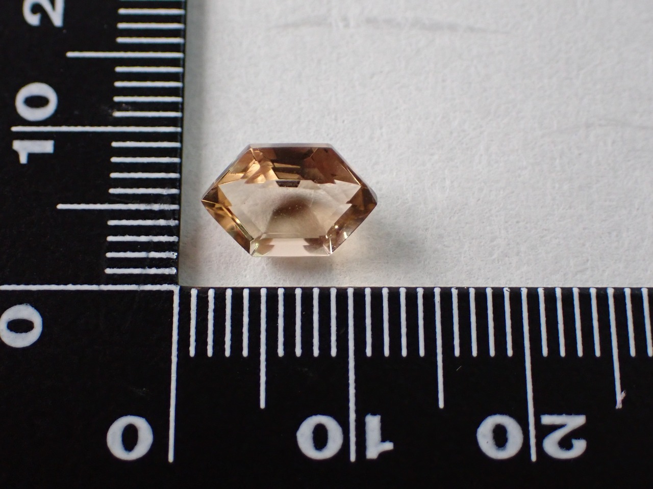 シトリン　2.04ct　[C13‐661]