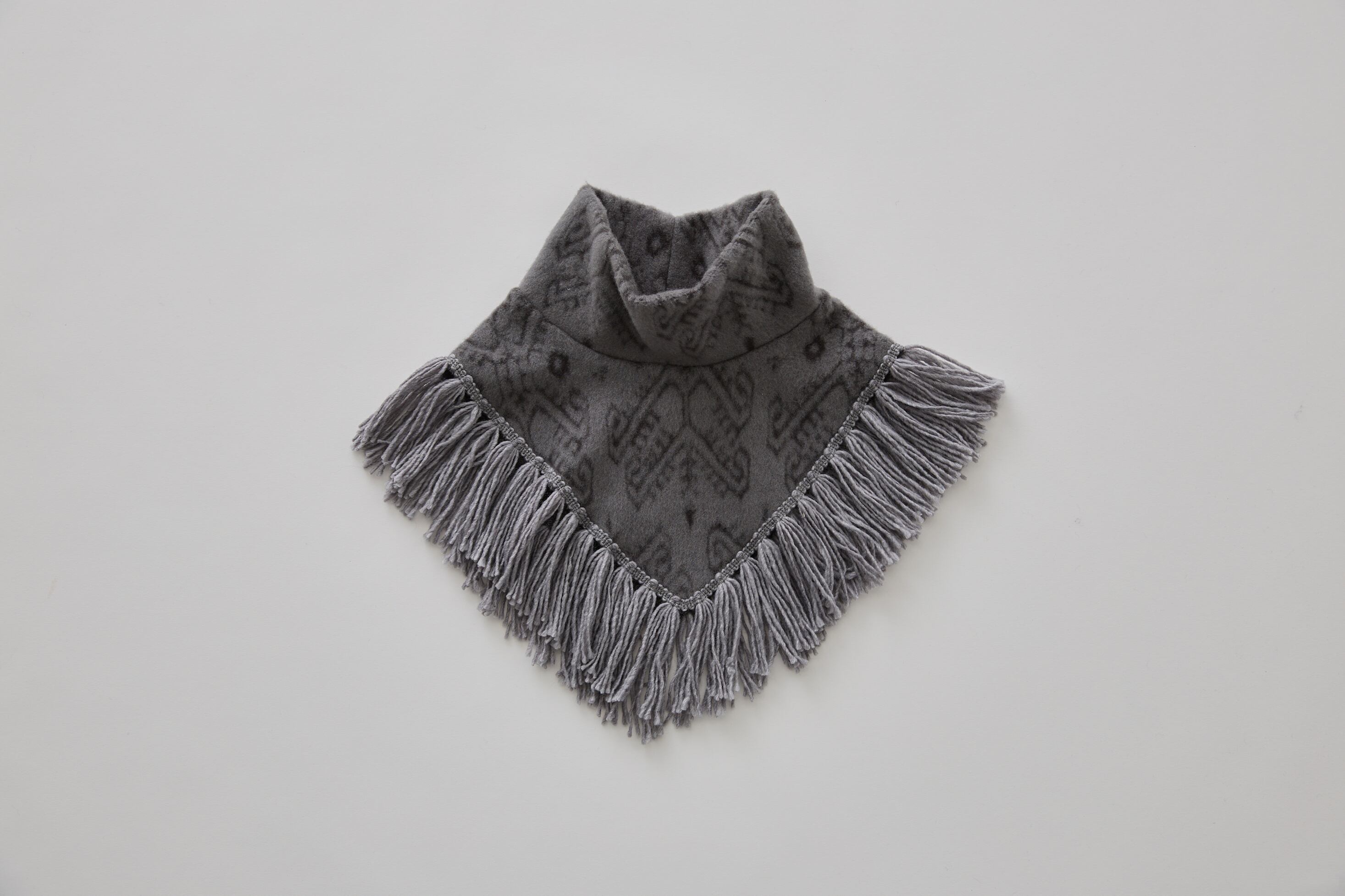 〈 eLfin Folk 25AW 〉Snow Jacquard Fringe Cape / gray