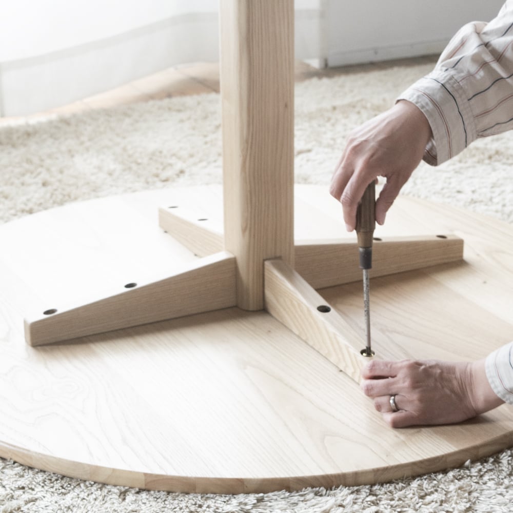 くりの丸いダイニング1本足タイプ（直径70cm 80cm 90cm・国産栗材・2色