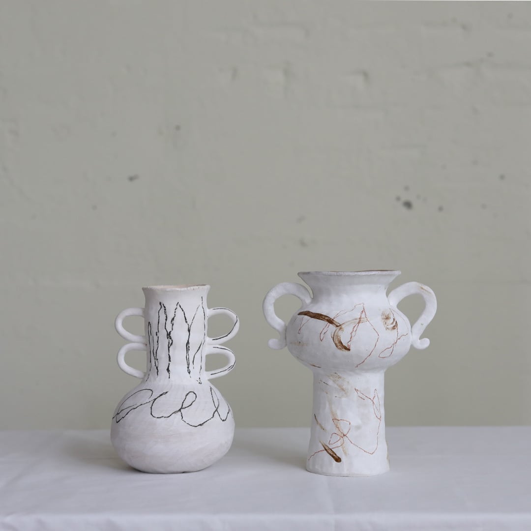 福留 春菜 flower vase 白×茶色鉛筆 (フラワーベース) | FREEPARK