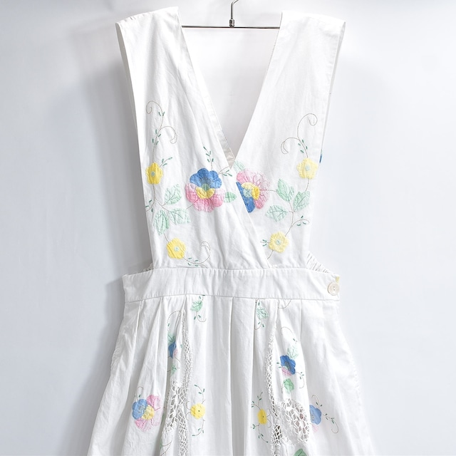 Remake リメイク ハンドメイド フラワー刺繍&レース パッチワーク デザイン エプロン ワンピース ジャンスカ 再構築 ロング丈 コットン 花柄 レディース フリーサイズ
