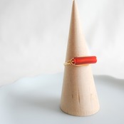 赤メノウ　ほそながい　ゴールドの指輪