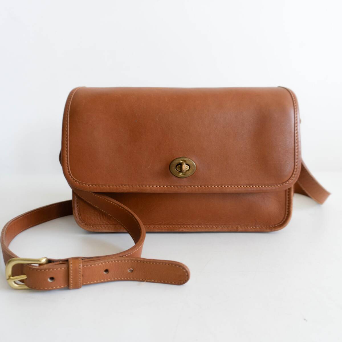 【定番】OLD COACH【レザー ショルダーバッグ】 ブラウン コーチ 26070413 定番】OLD COACH【レザー ショルダーバッグ】 ブラウン コーチ