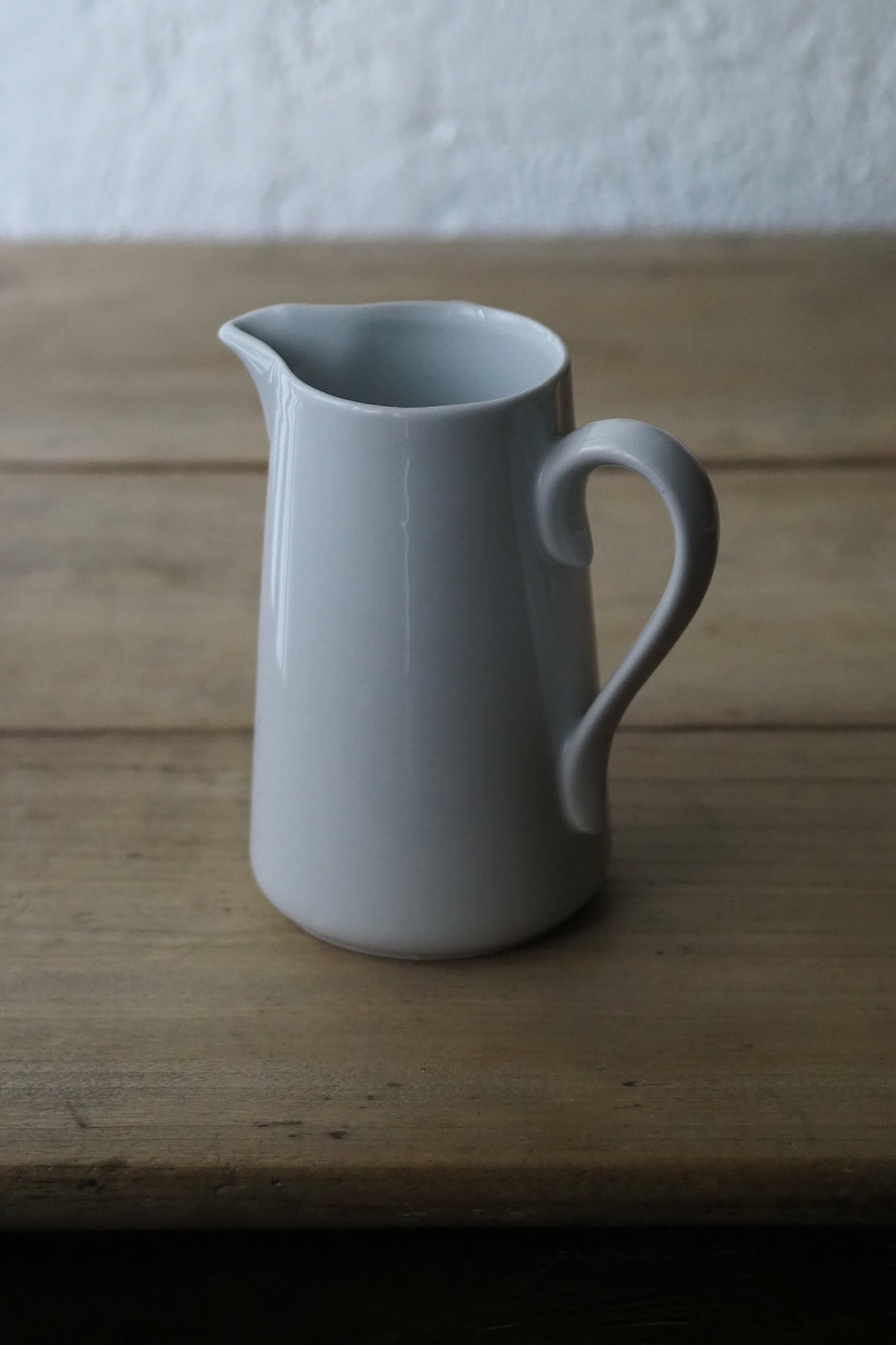 花入れに、白の水差し-antique pottery pitcher | アンティーク