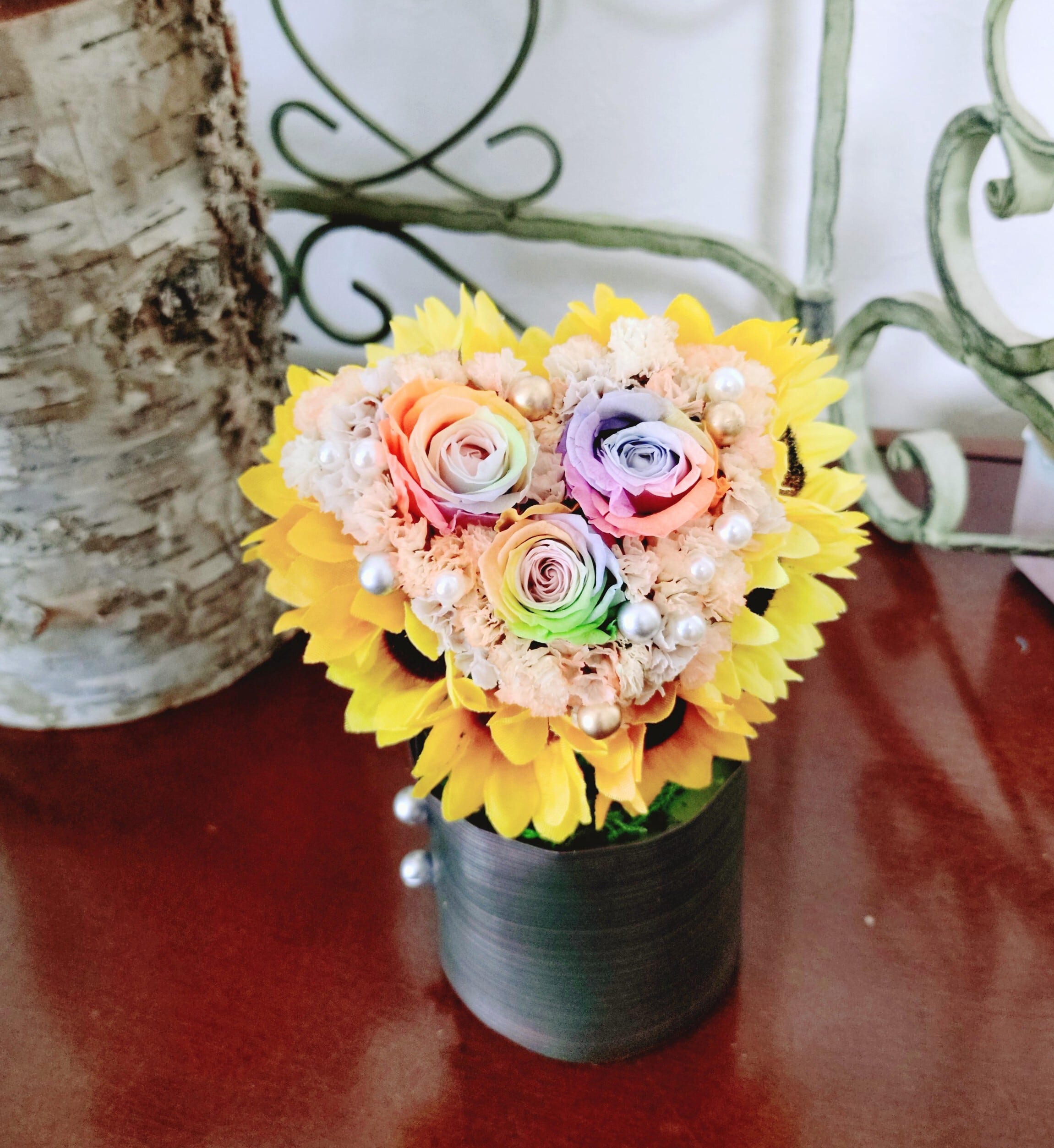 レインボーフラワー | 優しい色のレインボーローズ・プリザーブド