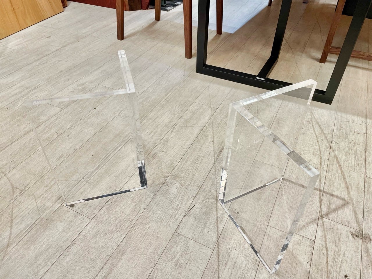 アクリルV字脚CT用 2台1セット | 千年家具 - 一枚板 テーブル専門店