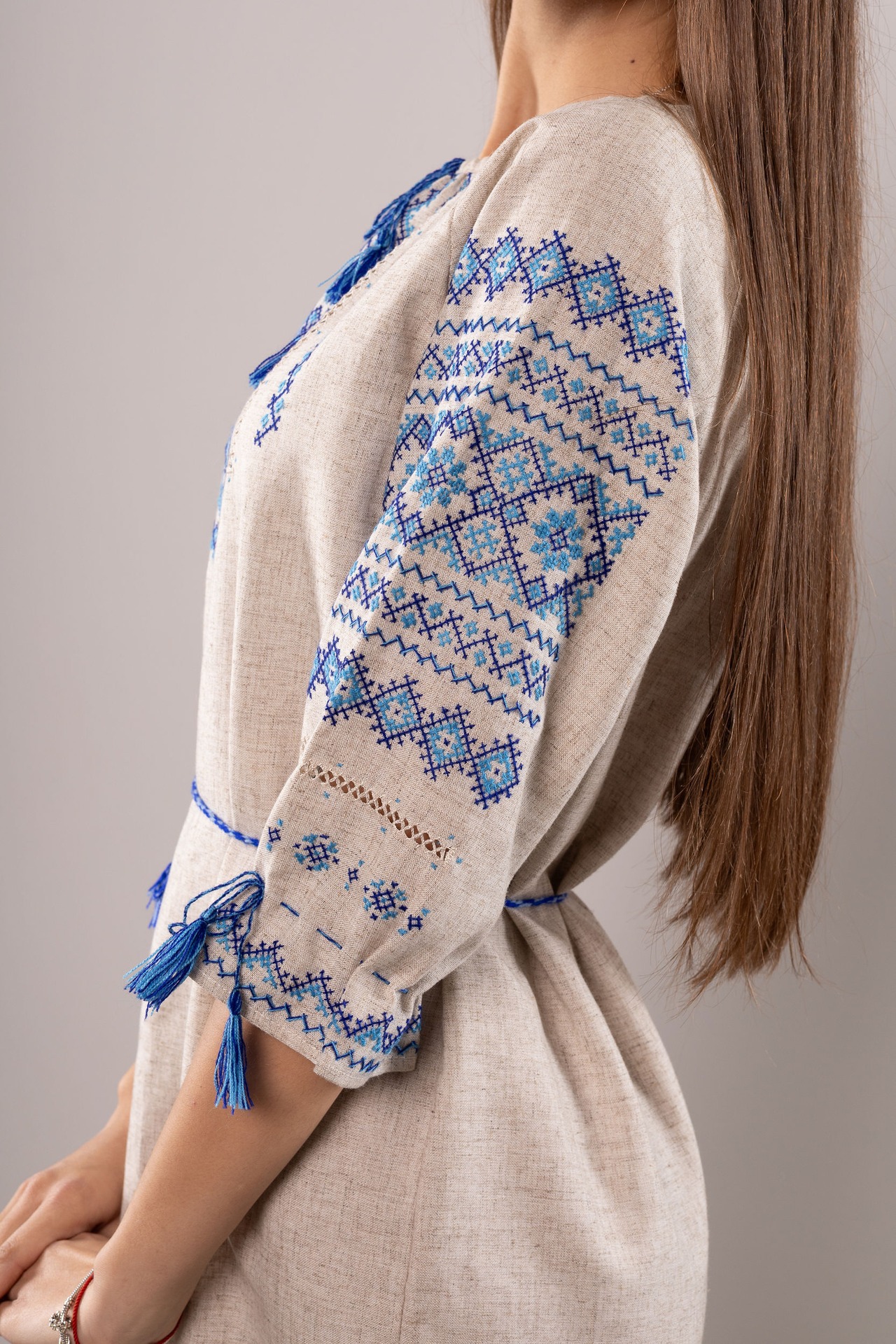 ウクライナ刺繍ヴィシヴァンカ・クラシック　七分袖　ドニプロ　手刺繍　麻　レディース・フリーサイズ - 9