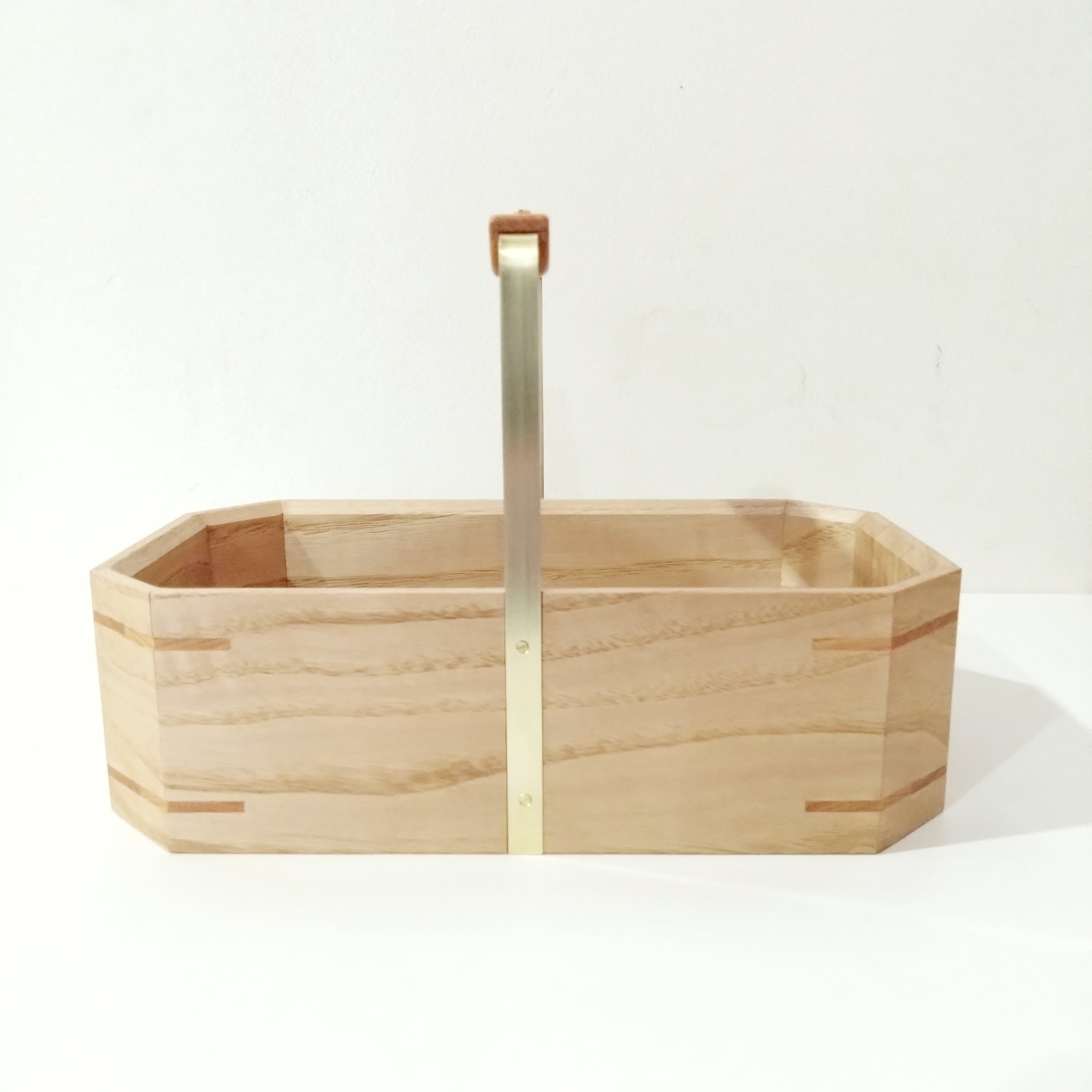 持ち手付きフリーボックス｜ 無垢 栗(クリ) | MIYABI WOODWORKS