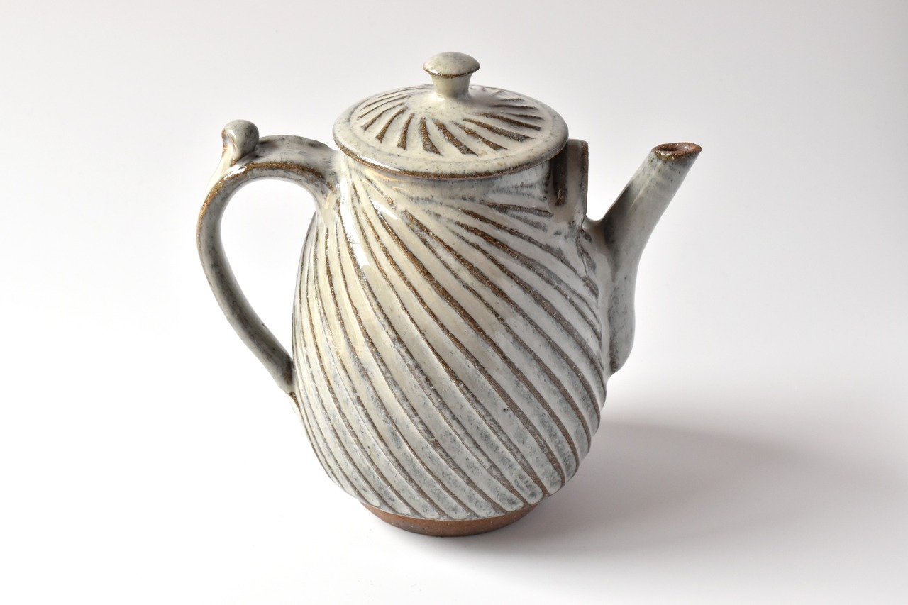 小代瑞穂窯 / 福田るい : しのぎ ポット (大) 白