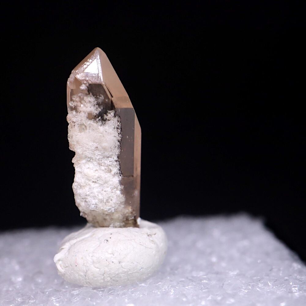 超レア！ピンクトパーズ 0.6g 原石 TZ381 鉱物 パワーストーン 天然石