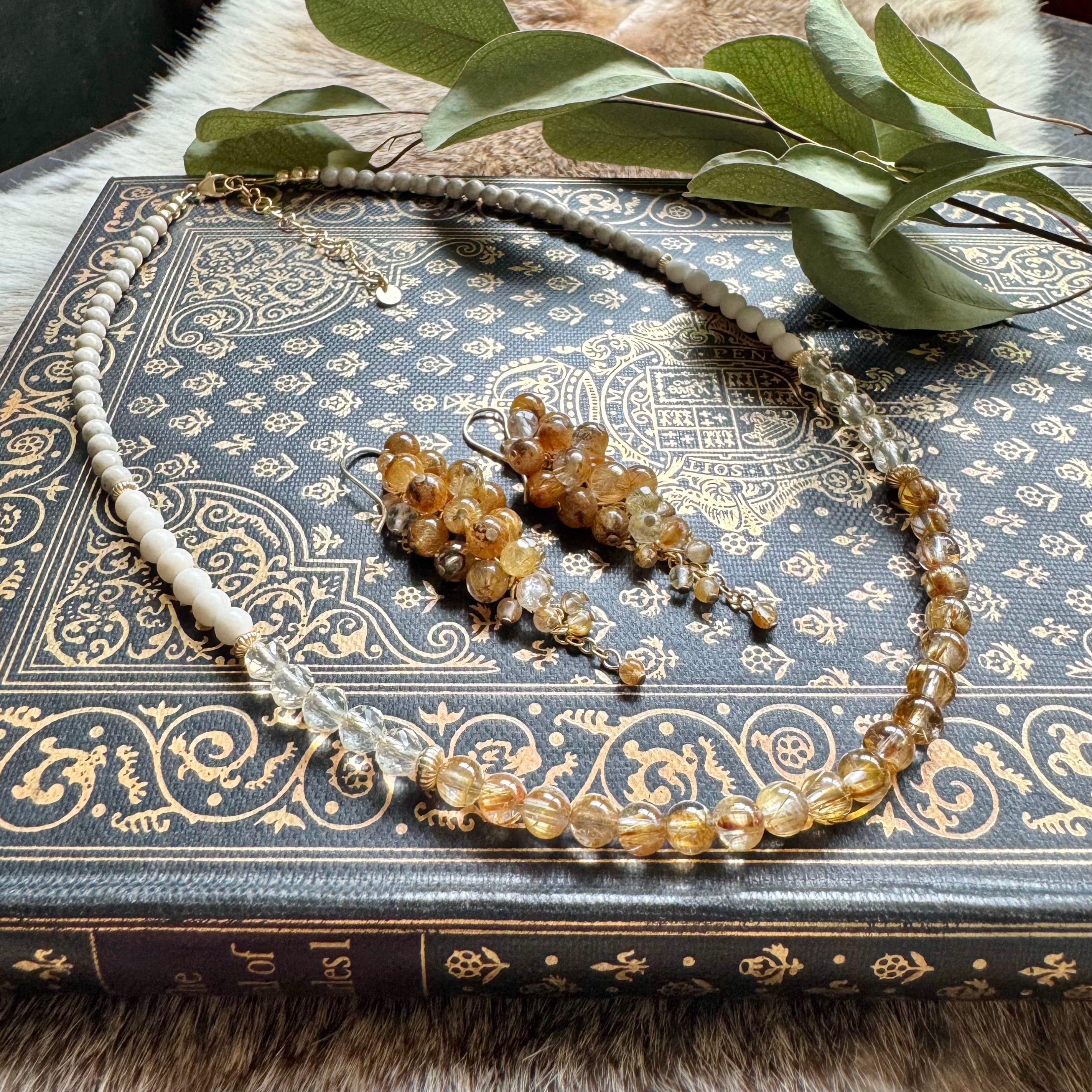 ピンクフォッシルコーラル ピアス フォッシルコーラル＊ピアス・ピンク系大きめ花柄 | Style du nature