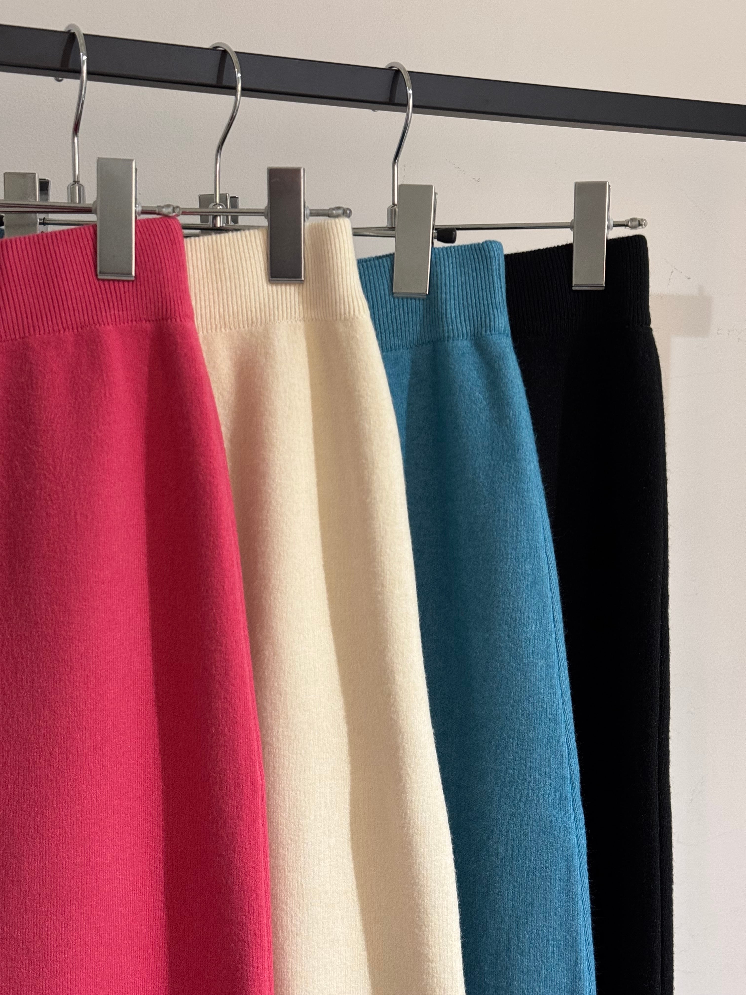 plain color straight knit skirt