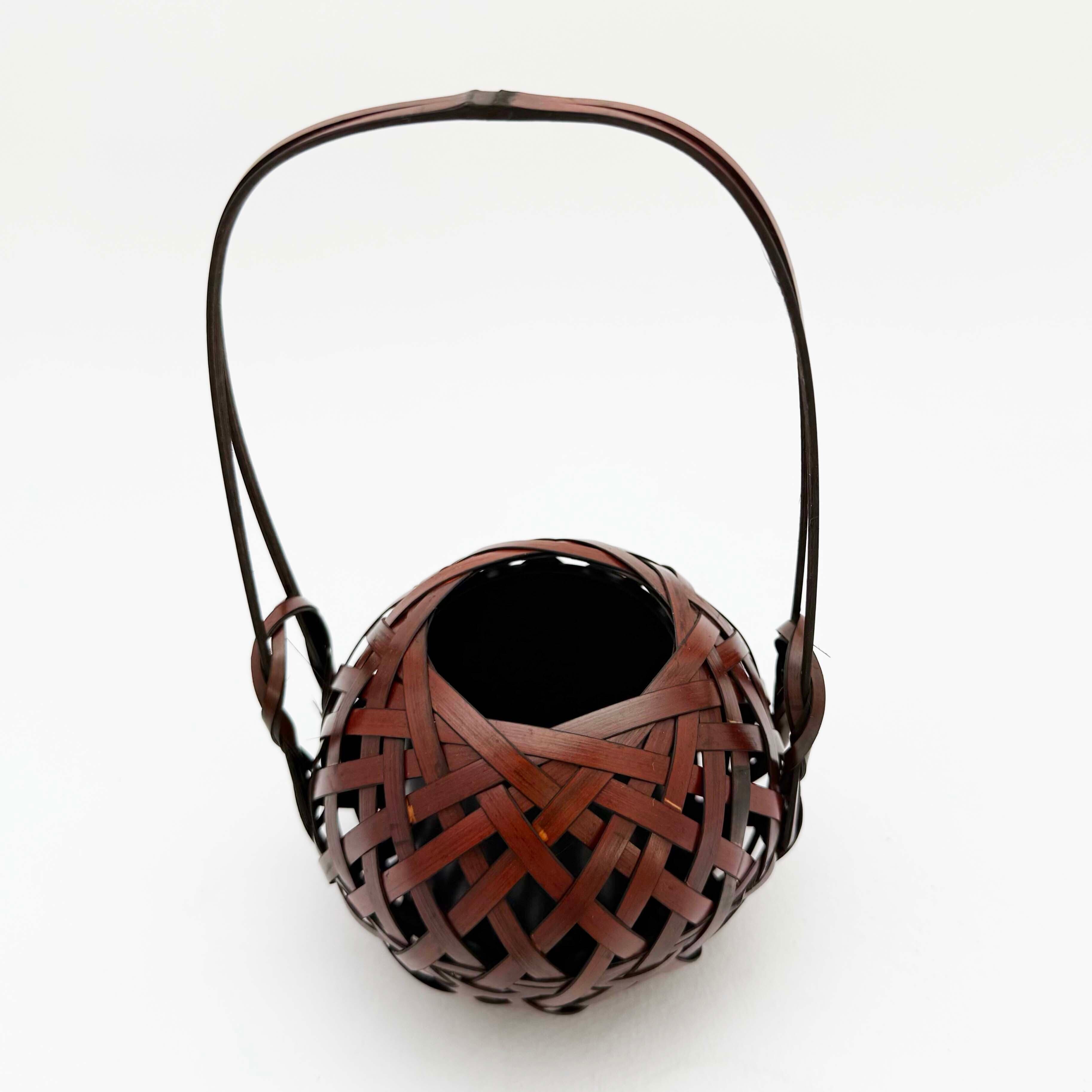 ヴィンテージこけし×花籠 小（蔵王系 / 秋山一雄工人）