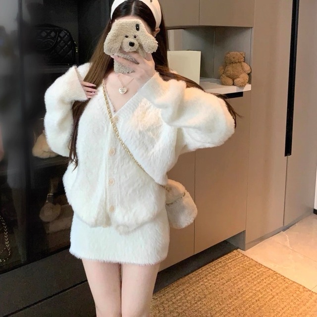 3色♡フェイクファーセットアップ（カーディガン+ミニスカート）