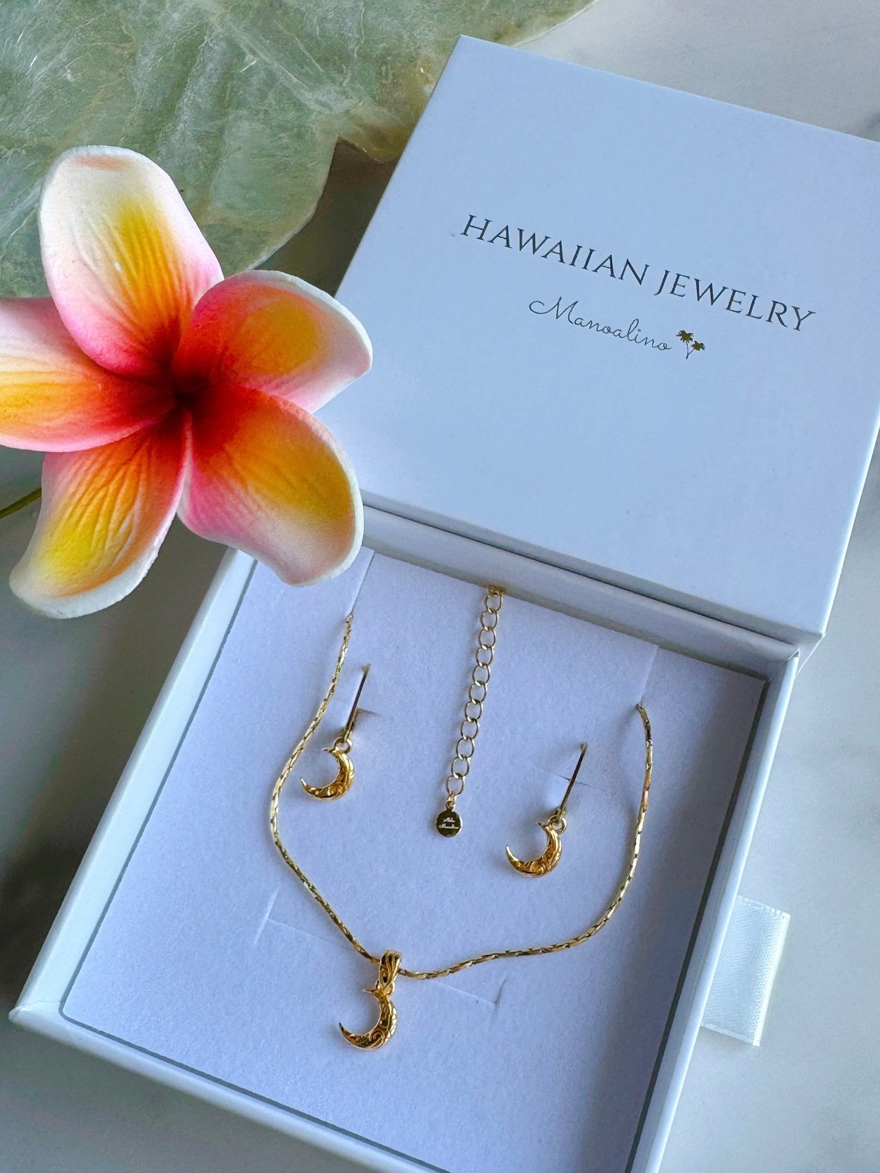 Mahina moon necklace Hawaiianjewelry (ハワイアンジュエリー月ネックレス)