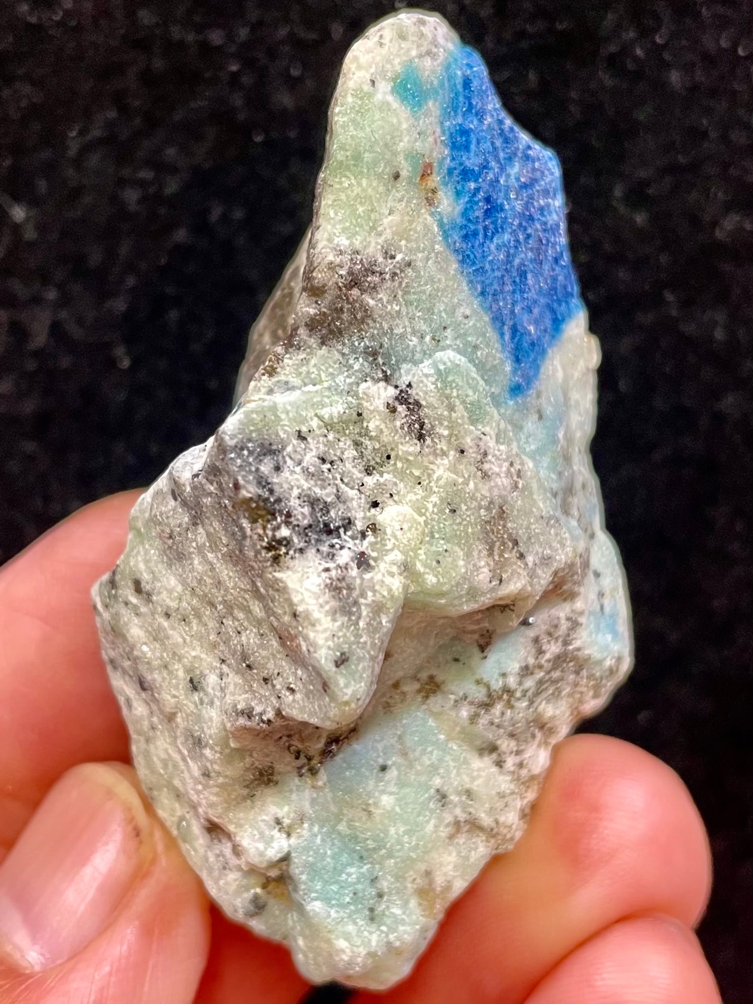 6) 蛍光「ソーダライト」原石 | レムリアの太陽